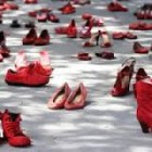 IN PIAZZA – Ad Acquapendente Scarpe rosse in Piazza